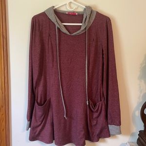 Women’s nursing friendly light weight sweatshirt similar to latched mamas